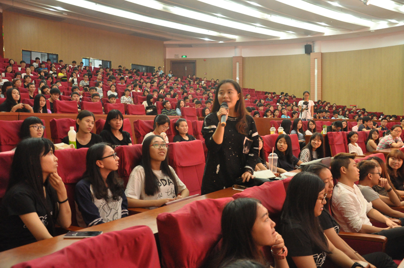 互动环节观众回答问题-800