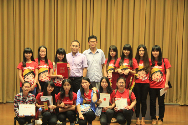 获奖者与评委老师合照