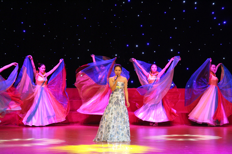 女声独唱《这片海有我》-800