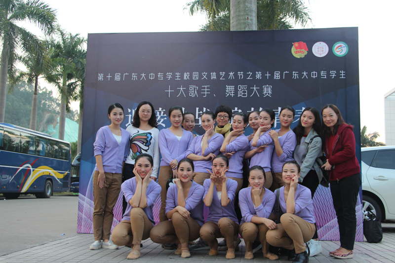 群舞《我想你》全体演员和老师合影留念-800