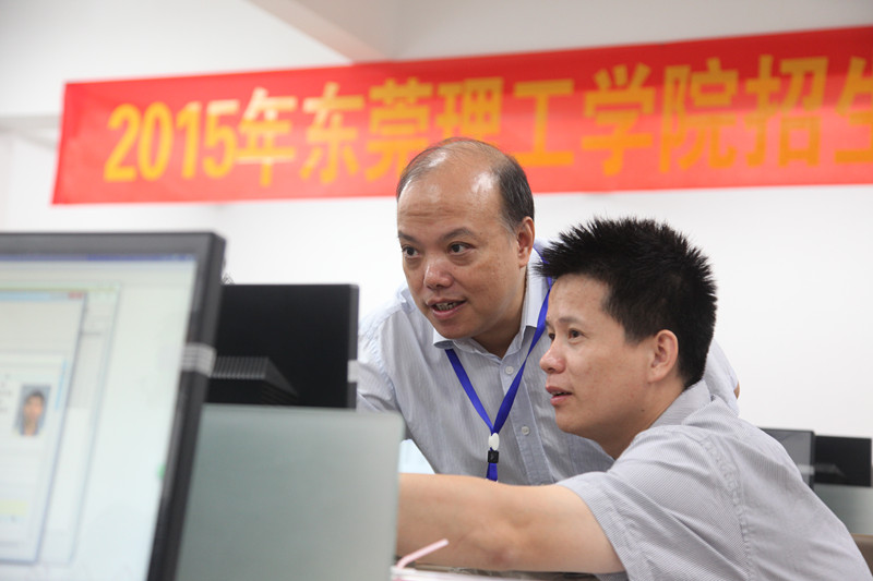 吕琦元副书记检查指导招生工作