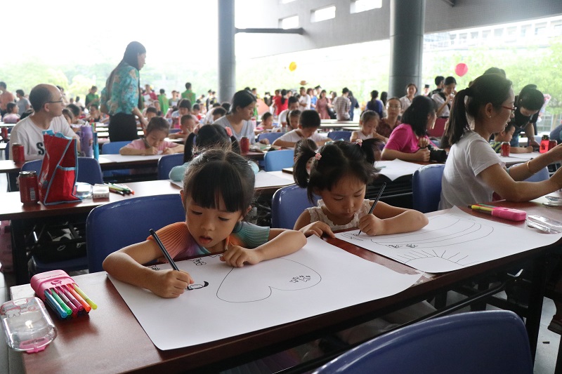 绘画比赛现场 绘画比赛现场