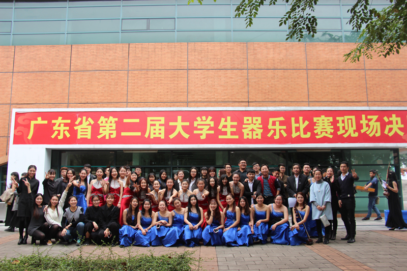 领导、老师和演员合影留念--800