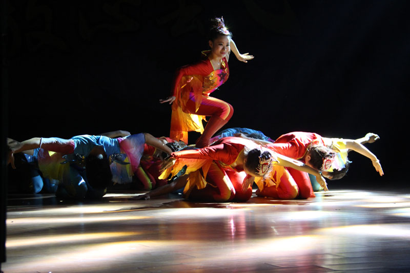 舞蹈《冲上云霄》-800