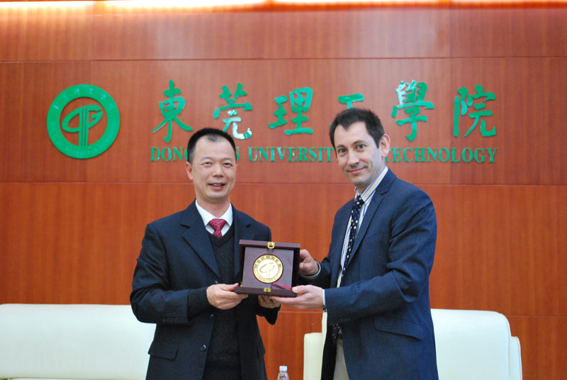 800学校网站附图