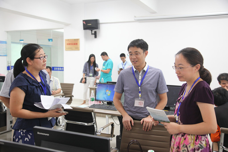 成洪波书记检查指导招生录取工作